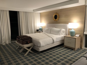 Hotel Del Room